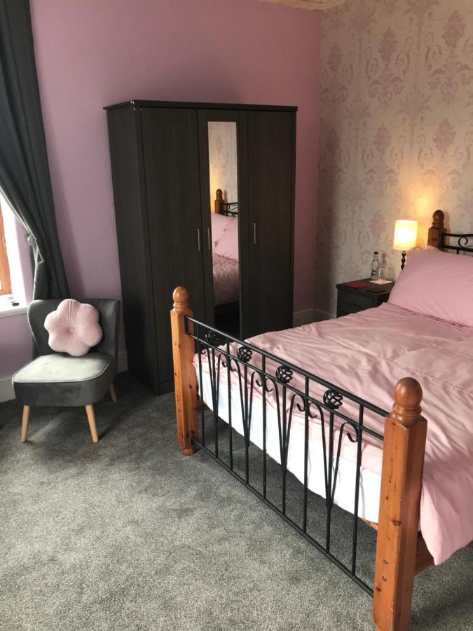Y Llew Coch Bed & Breakfast Конуи Екстериор снимка