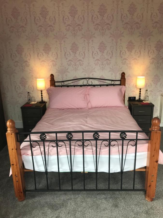 Y Llew Coch Bed & Breakfast Конуи Екстериор снимка