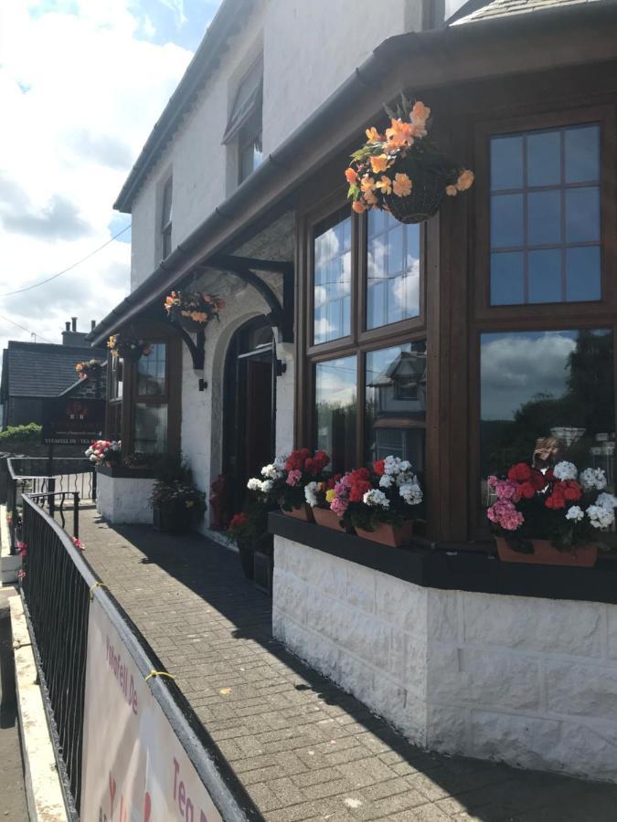 Y Llew Coch Bed & Breakfast Конуи Екстериор снимка