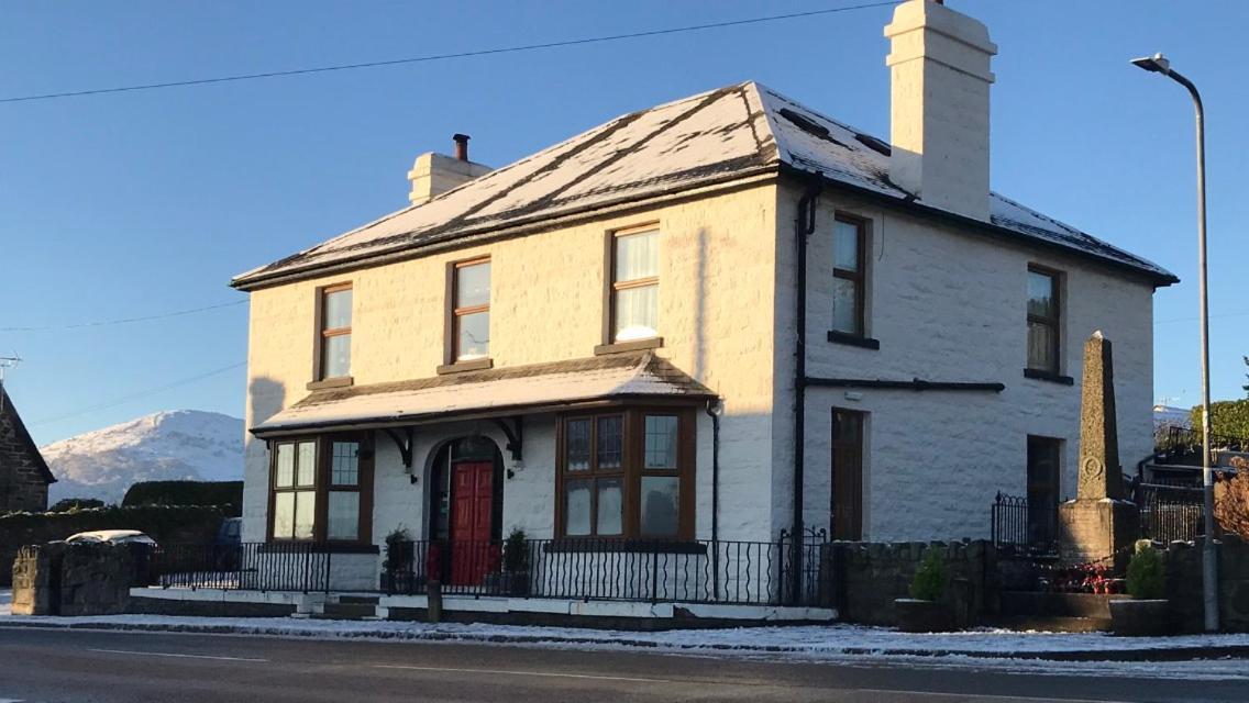 Y Llew Coch Bed & Breakfast Конуи Екстериор снимка