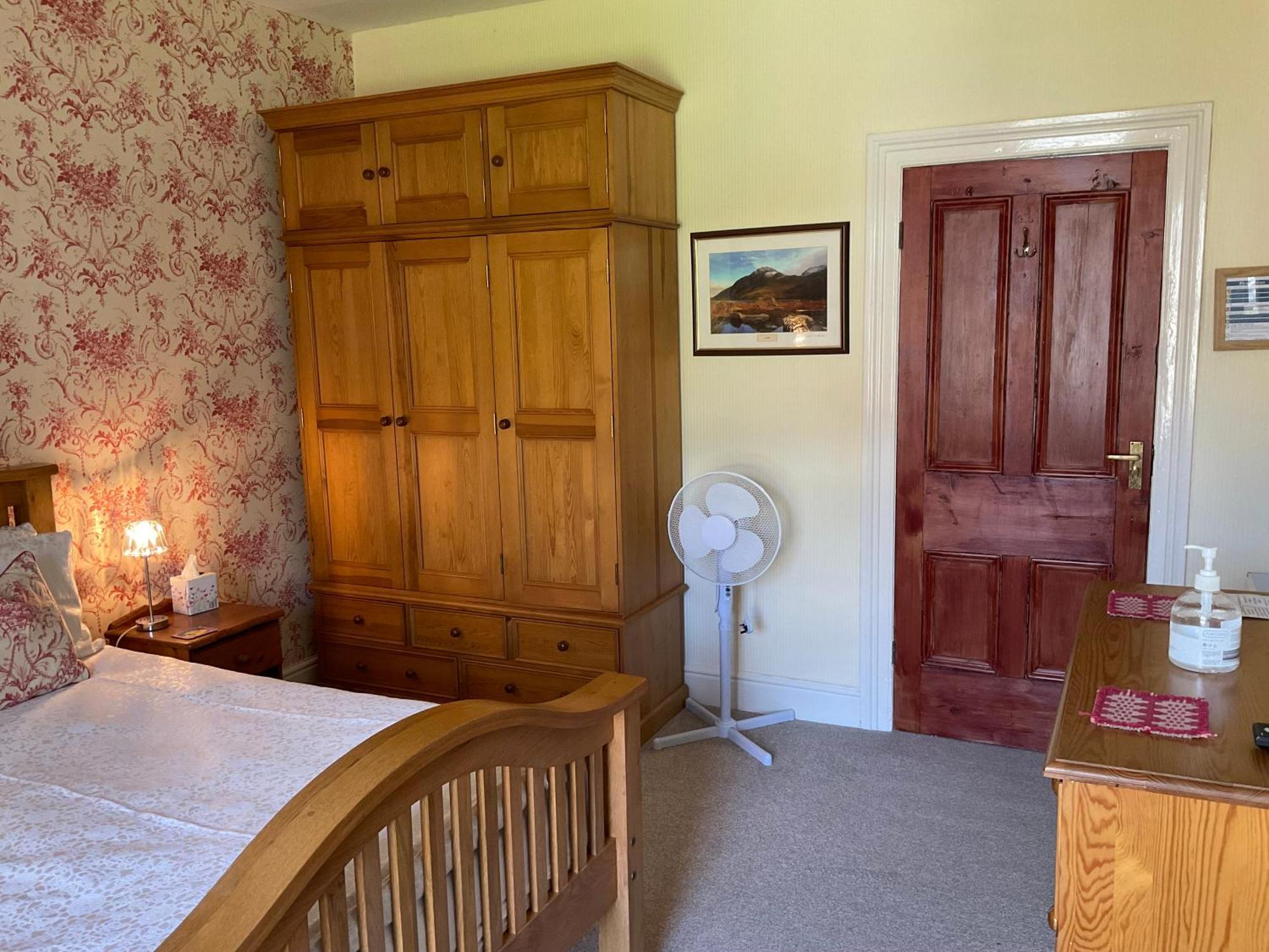 Y Llew Coch Bed & Breakfast Конуи Екстериор снимка